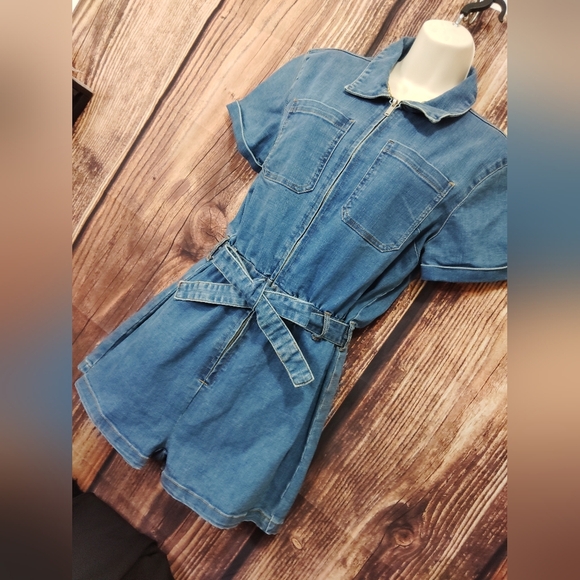 Encore Jean Denim Short Sleeved Romper Size Large! - Picture 3 of 8